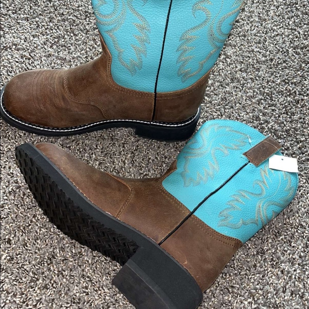 Sterling River cowboy boots (womens) size 9.5 New With Tags